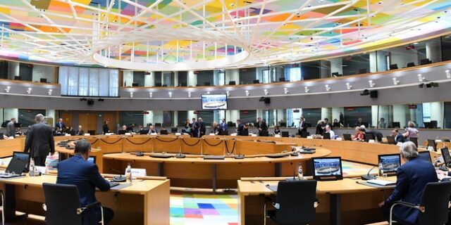 Eurogroup: Από την ευρεία στήριξη περνάμε σε στοχευμένα μέτρα – Σταδιακή κατάργηση των ενεργειακών επιδοτήσεων