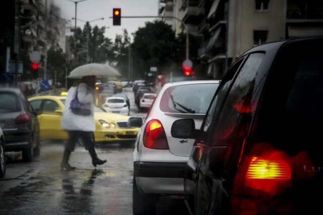 Κίνηση στους δρόμους: Μποτιλιάρισμα και ταλαιπωρία λόγω της βροχής – Προβλήματα σε Κηφισό και Κηφισίας