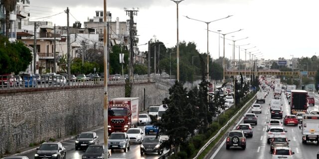 Κίνηση στους δρόμους: Μποτιλιάρισμα στον Κηφισό λόγω τροχαίου – LIVE Χάρτης