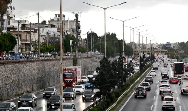 Κίνηση στους δρόμους: Μποτιλιάρισμα στον Κηφισό λόγω τροχαίου – LIVE Χάρτης