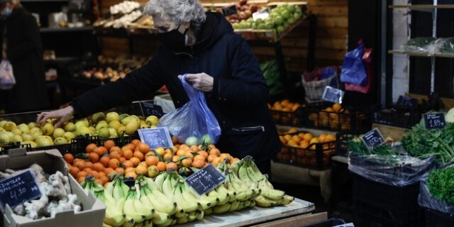 Πληθωρισμός: Καλπάζει στα τρόφιμα η ακρίβεια