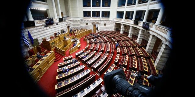 Πολιτική και δικαστική “θύελλα” για την τροπολογία – μπλόκο στο κόμμα Κασιδιάρη