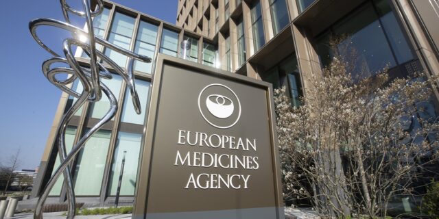 EMA: Βελτιώνεται η κατάσταση με τον κορονοϊό στην Ευρώπη – Προς σύσταση για 1 εμβόλιο τον χρόνο