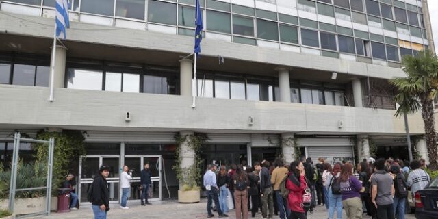 ΑΠΘ: Καταγγελία για παρενόχληση φοιτήτριας στις ντουζιέρες των εστιών