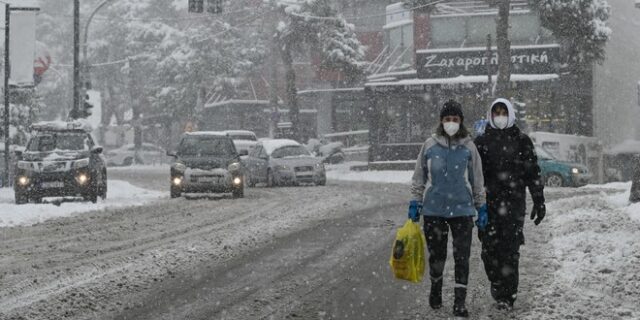 Κακοκαιρία “Μπάρμπαρα”: Ποιοι δρόμοι της Αττικής είναι κλειστοί – Διακοπή δρομολογίων στο Μετρό προς και από Αεροδρόμιο