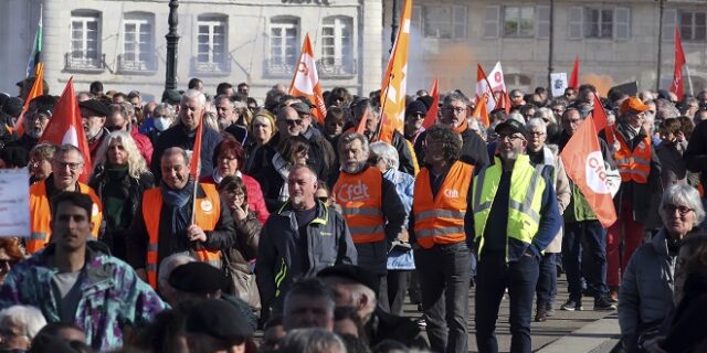 Γαλλία: Αμείωτες οι διαμαρτυρίες για το συνταξιοδοτικό – Συγκεντρώσεις για πέμπτη φορά το τελευταίο 20ήμερο