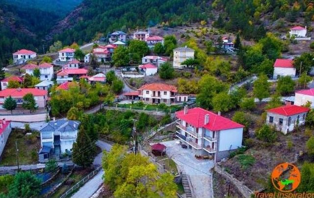 Μεσολούρι: Το εκπληκτικό χωριό των Γρεβενών με τους υπέροχους καταρράκτες
