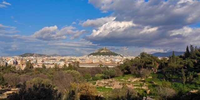 Καιρός Αθήνα: Γενικά αίθριος τη Δευτέρα με λίγες νεφώσεις
