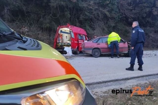 Ιωάννινα: Δύο νεκροί μετά από σφοδρή σύγκρουση ΙΧ με ασθενοφόρο