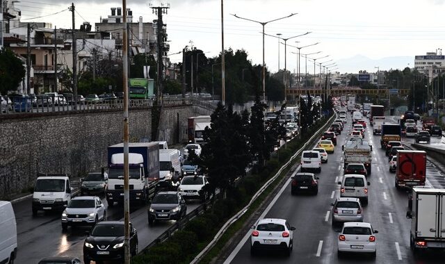 Κίνηση στους δρόμους: Καραμπόλα τριών οχημάτων στον Κηφισό