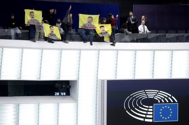 Εισβολή Κούρδων οπαδών του Οτσαλάν στο Ευρωκοινοβούλιο – Διεκόπη η συνεδρίαση
