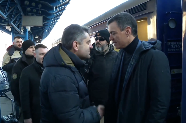 Σάντσεθ: Αιφνιδιαστική επίσκεψη στο Κίεβο από τον Ισπανό πρωθυπουργό