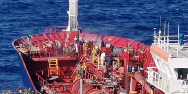 Σάμος: Κατασβέσθη η πυρκαγιά που εκδηλώθηκε σε δεξαμενόπλοιο