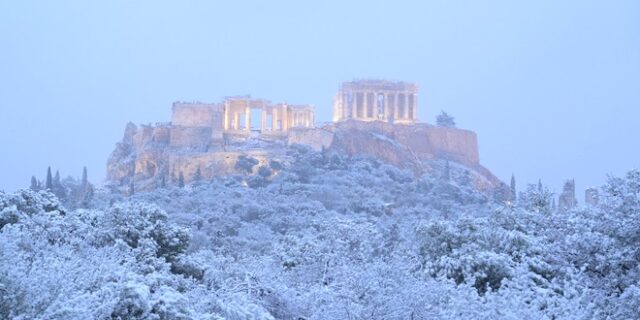 Κακοκαιρία: Η “Μπάρμπαρα” έντυσε στα λευκά την Αθήνα – Εντυπωσιακές εικόνες