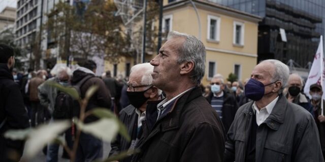 Υπουργείο Εργασίας: Διευκρινίσεις για την έκτακτη οικονομική ενίσχυση συνταξιούχων με προσωπική διαφορά