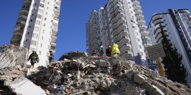 Σεισμός στην Τουρκία: Ξεπέρασαν τους 5.000 οι νεκροί – Μεγάλη ανησυχία του ΠΟΥ