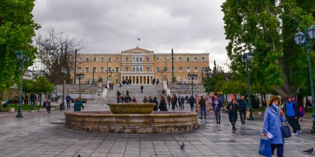 Καιρός: Θερμοκρασίες πάνω από τα κανονικά επίπεδα και άνεμοι την Παρασκευή