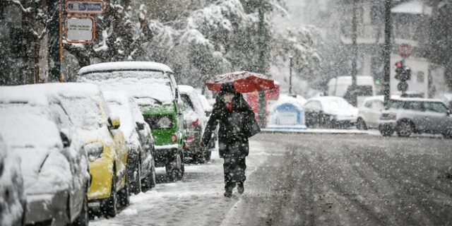 Καιρός Αθήνα: Χιονόνερο και χιόνια ακόμη και σε χαμηλότερο υψόμετρο