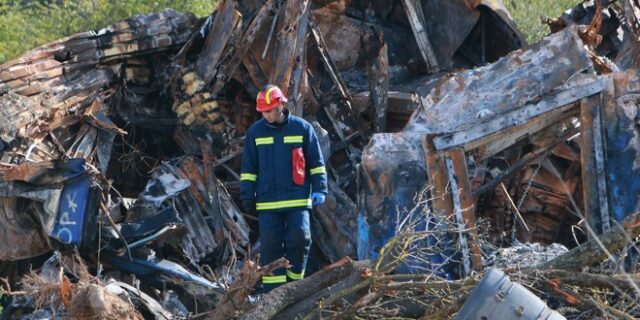 Τέμπη: Έχουν ταυτοποιηθεί 56 άνθρωποι – Παραμένει αταυτοποίητη η 23χρονη φοιτήτρια