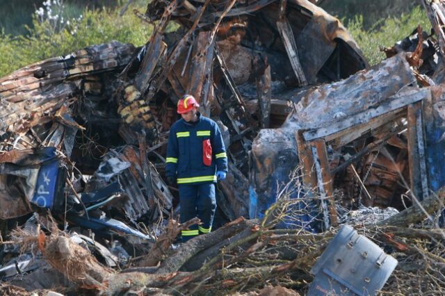 Τέμπη: Έχουν ταυτοποιηθεί 56 άνθρωποι – Παραμένει αταυτοποίητη η 23χρονη φοιτήτρια