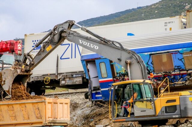 Τέμπη: Μαραθώνια η απολογία του σταθμάρχη – Αναλαμβάνει το μερίδιο ευθυνών που του αναλογεί