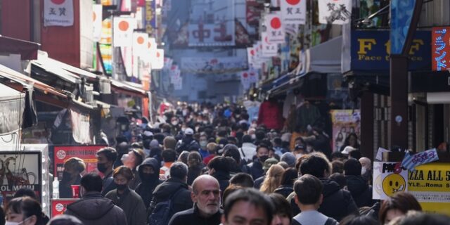 Ιαπωνία: “Ιστορική” Δευτέρα – Χαλάρωσαν κι άλλο τα μέτρα, βγήκαν οι μάσκες