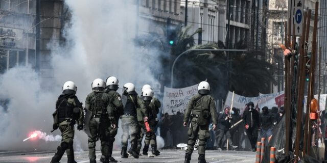 ΣΥΡΙΖΑ: “Δακρυγόνα πριν ακόμα στερέψουν τα δάκρυα”