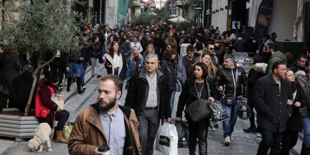 “Γκάζι” στην ακρίβεια, “φρένο” στις παροχές