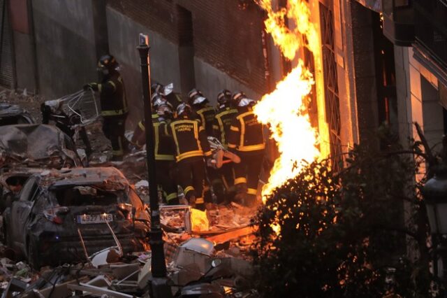 Ισπανία: Τρεις νεκροί από φωτιά σε πολυκατοικία στη Βαρκελώνη