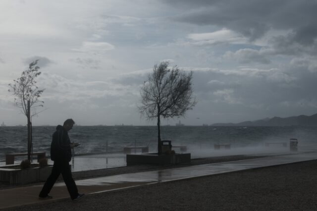 Κακοκαιρία: Πώς θα κινηθεί τις επόμενες ώρες – Προβλήματα σε Λέσβο και Ναύπακτο