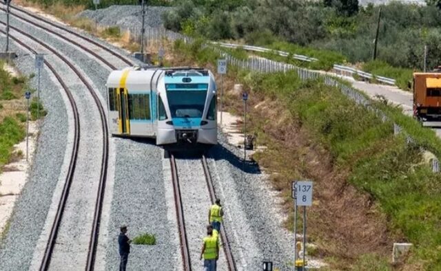 Στα “τυφλά” και τα τρένα της Πάτρας – Λειτουργεί χωρίς ηλεκτροκίνηση η γραμμή Κιάτο   Αίγιο