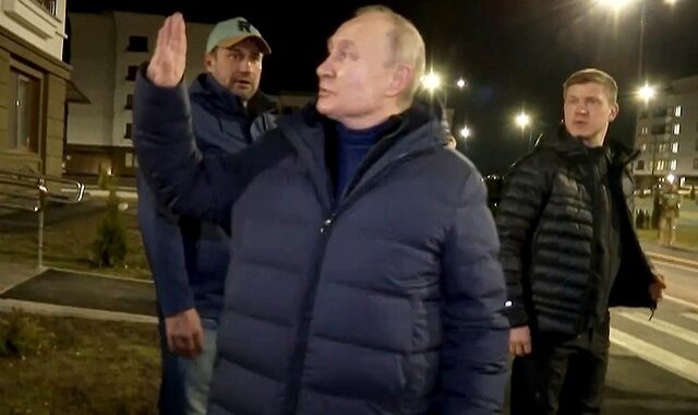 Πούτιν: Επίδειξη αδιαφορίας για το ένταλμα σύλληψης – “Ο εγκληματίας επιστρέφει πάντα στον τόπο του εγκλήματος”