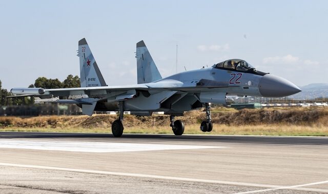 Ρωσικό μαχητικό SU-35 σηκώθηκε να αναχαιτίσει δύο αμερικανικά βομβαρδιστικά πάνω από τη Βαλτική