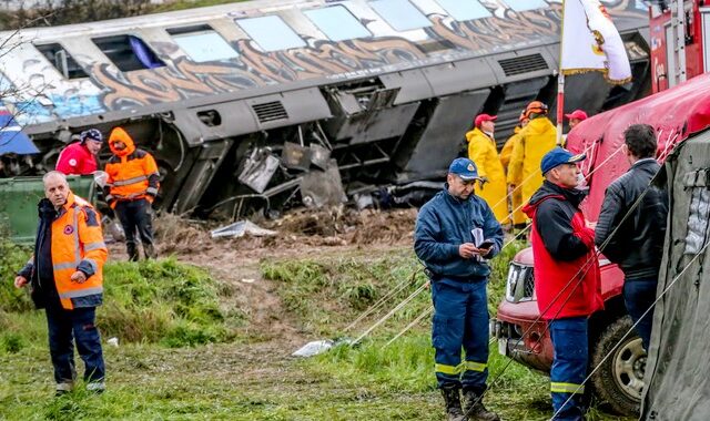 Τέμπη: Αγώνας δρόμου από τα εργαστήρια για να ταυτοποιηθούν και οι τελευταίες σοροί θυμάτων