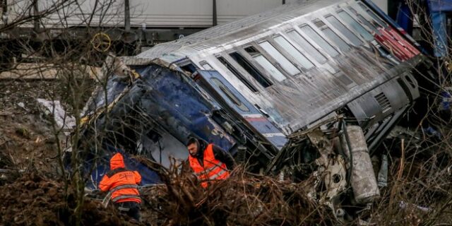 Τέμπη: Eρευνα της Τροχαίας Λάρισας στα γραφεία του ΟΣΕ