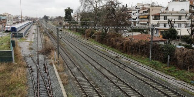 Επανεκκίνηση δρομολογίων τρένων και προαστιακού από την Τετάρτη – Τα μέτρα ασφαλείας