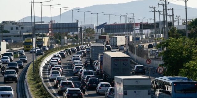 Κίνηση στους δρόμους: Τροχαίο με τραυματίες στον Κηφισσό – Μετ’ εμποδίων η κυκλοφορία – LIVE ΧΑΡΤΗΣ