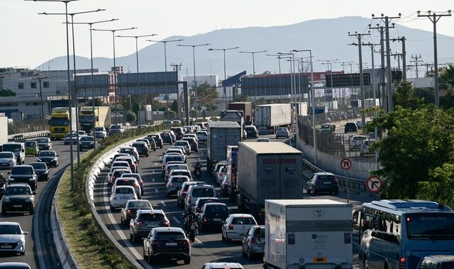 Κίνηση στους δρόμους: Τροχαίο με τραυματίες στον Κηφισσό – Μετ’ εμποδίων η κυκλοφορία – LIVE ΧΑΡΤΗΣ