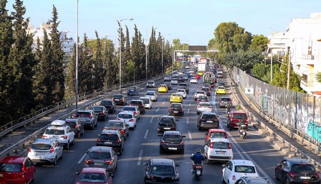 Κίνηση στους δρόμους: Τροχαία σε Κηφισό και Κατεχάκη – Ουρές χιλιομέτρων – LIVE Χάρτης