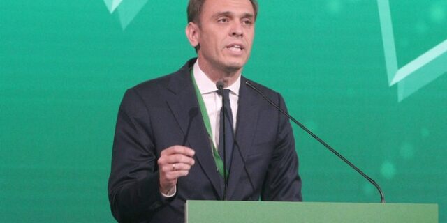 Μάντζος κατά Σκέρτσου: “Διαστρέβλωσε την πολιτική θέση και την ψήφο του ΠΑΣΟΚ στη Βουλή”