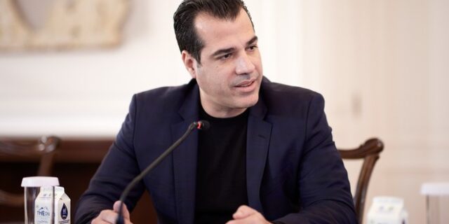 Θάνος Πλεύρης: Το ιατρικό ανακοινωθέν μετά την επίθεση με γιαούρτια