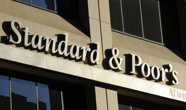 S&P: Προχώρησε σε αναβαθμίσεις ελληνικών τραπεζών