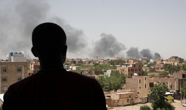 Σουδάν: Μετά τις ΗΠΑ και η Γαλλία προχωρά σε επιχείρηση εκκένωσης – Διεθνείς εκκλήσεις για εκεχειρία