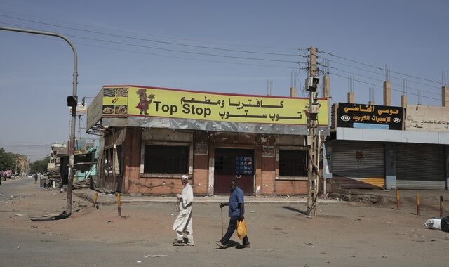 Σουδάν: 24ωρη κατάπαυση του πυρός αποφάσισαν οι αντίπαλοι στρατηγοί  – Πάνω από 180 οι νεκροί