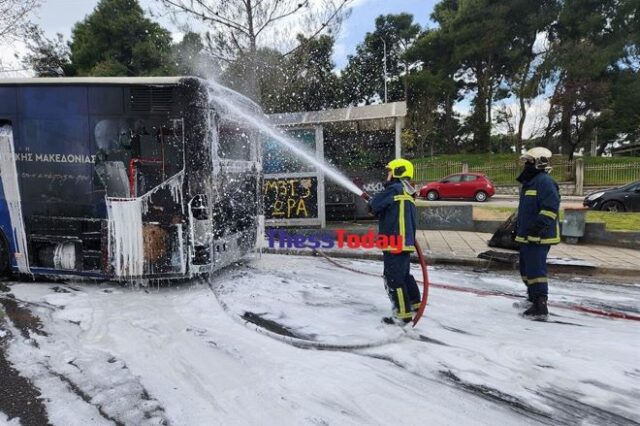 Θεσσαλονίκη: Φωτιά σε ακινητοποιημένο αστικό λεωφορείο