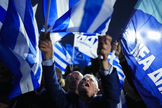 “Πολιτικός σεισμός” – “Ελλάδα, προχωρήστε δεξιά”: Πώς σχολιάζουν τα ιταλικά ΜΜΕ τη νίκη ΝΔ