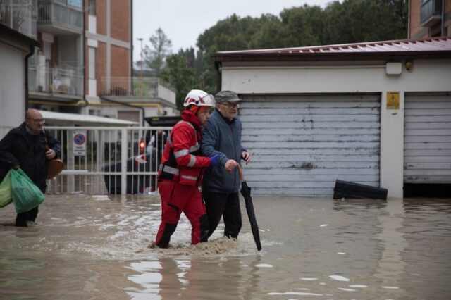 Ιταλία: Αυξάνονται διαρκώς οι νεκροί από τις πλημμύρες – “Ζούμε έναν νέο σεισμό”