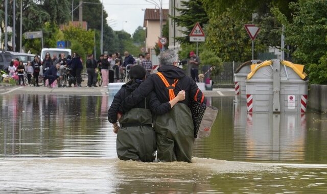 AP: Οι καταστροφικές πλημμύρες στην Ιταλία αποτελούν απόδειξη της κλιματικής αλλαγής