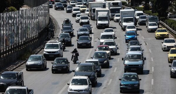 Κίνηση στους δρόμους: Κομφούζιο στον Κηφισό, καθυστερήσεις στην Κηφισίας – LIVE ΧΑΡΤΗΣ