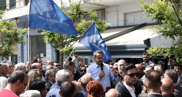 Η ΝΔ φοράει προεκλογικά “φιλολαϊκό” προσωπείο